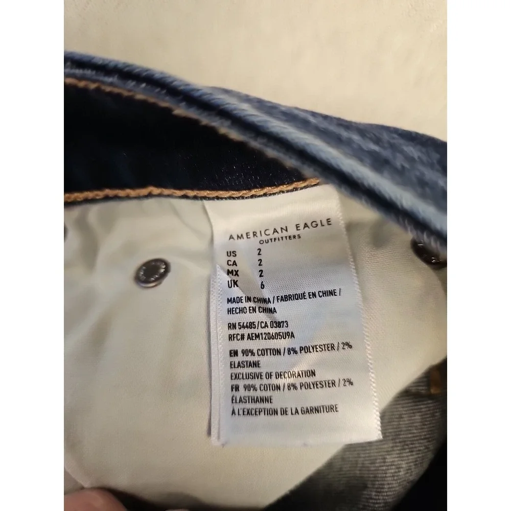 American Eagle Size 2 Cutoff Distressed Middue Shortie Blue Denim Shorts‎